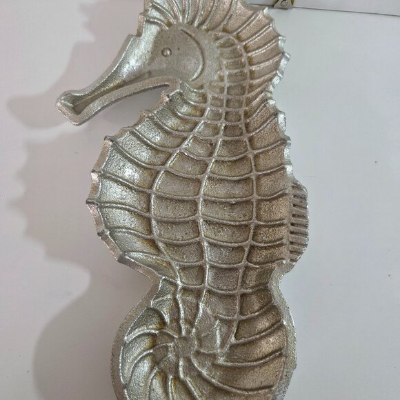Heavy Metal Silver Seahorse 3 dimensional tray 10" - Picture 1 of 4